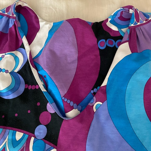 Emilio Pucci Pattern Sleeveless V Neck Top - Picture 2 of 7